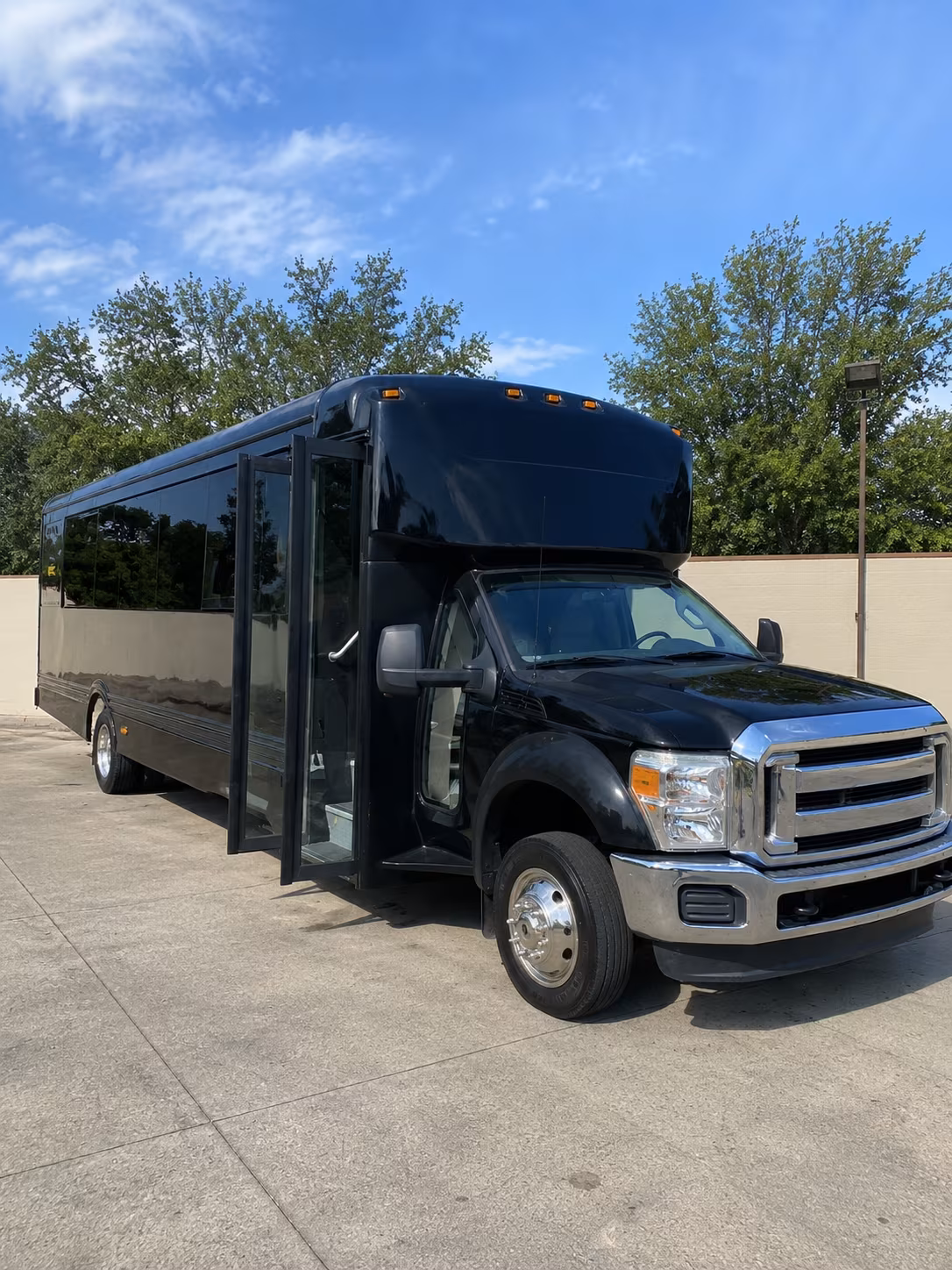 gastonia 20 passenger party bus