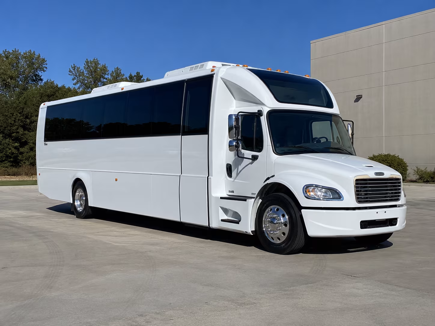 gastonia 28 passenger party bus