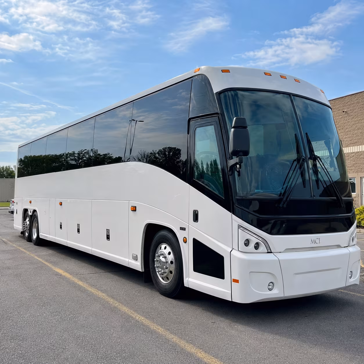 shuttle buses for corporate groups flying through clt